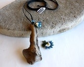 driftwood pendant "NEEDLE LACE" turkish oya