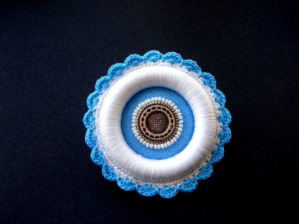 Crochet Embroidered Felt Brooch, Baby Blue Daisy