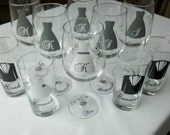 Bridesmaids gift wine glasses, Personalized Set of 8 gray and purple wedding, flower girl and groomsmen glasses