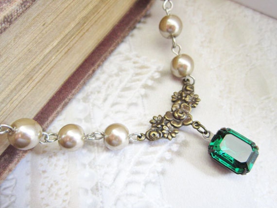 Emerald Necklace Pearl Choker Crystal Emerald Green Pendant Wedding Jewelry Emerald Birthstone Almond Pearls Bridal Jewelry - Mothers Day