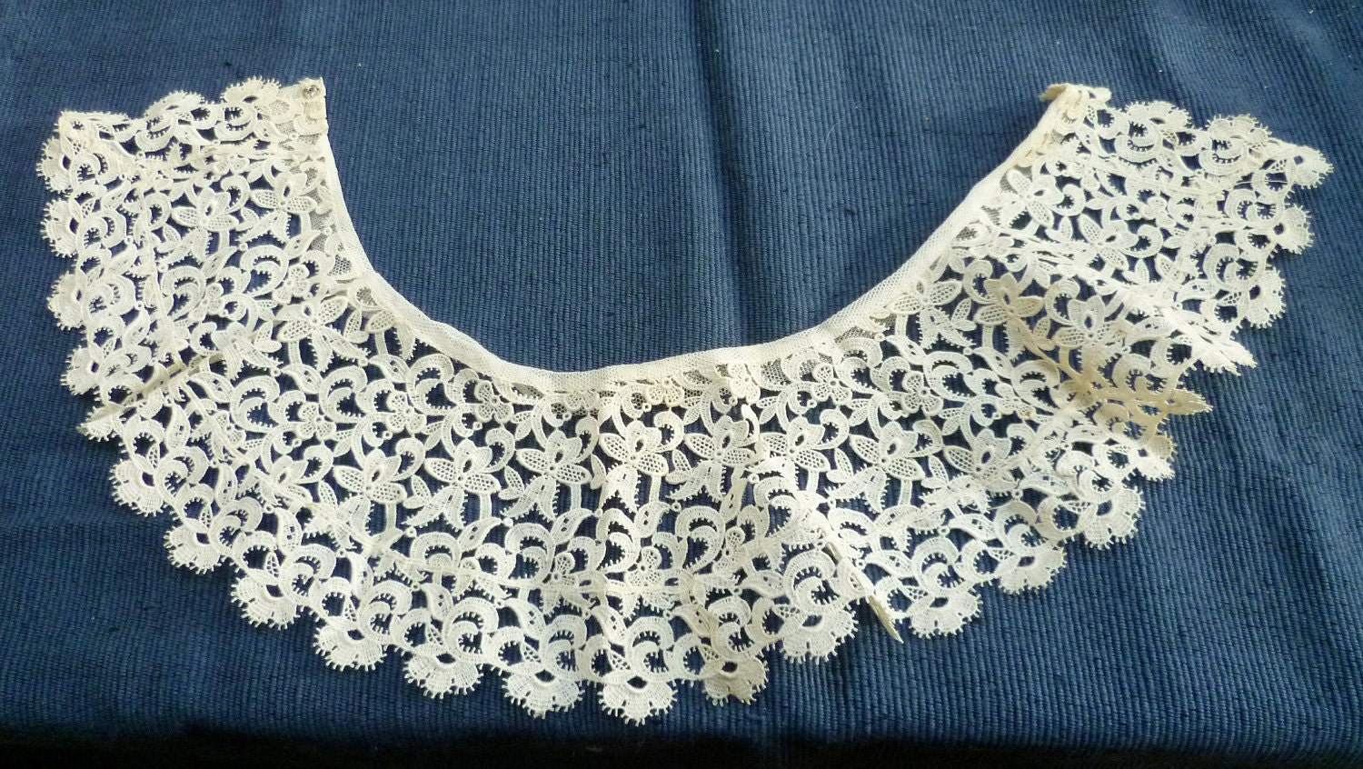Vintage/Antique Lace Dress Collar and Cuffs