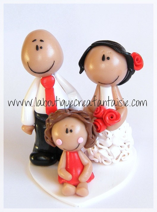 Customized tiny wedding cake topper "Manuela" (with child) - AVAILABLE - Ready to ship