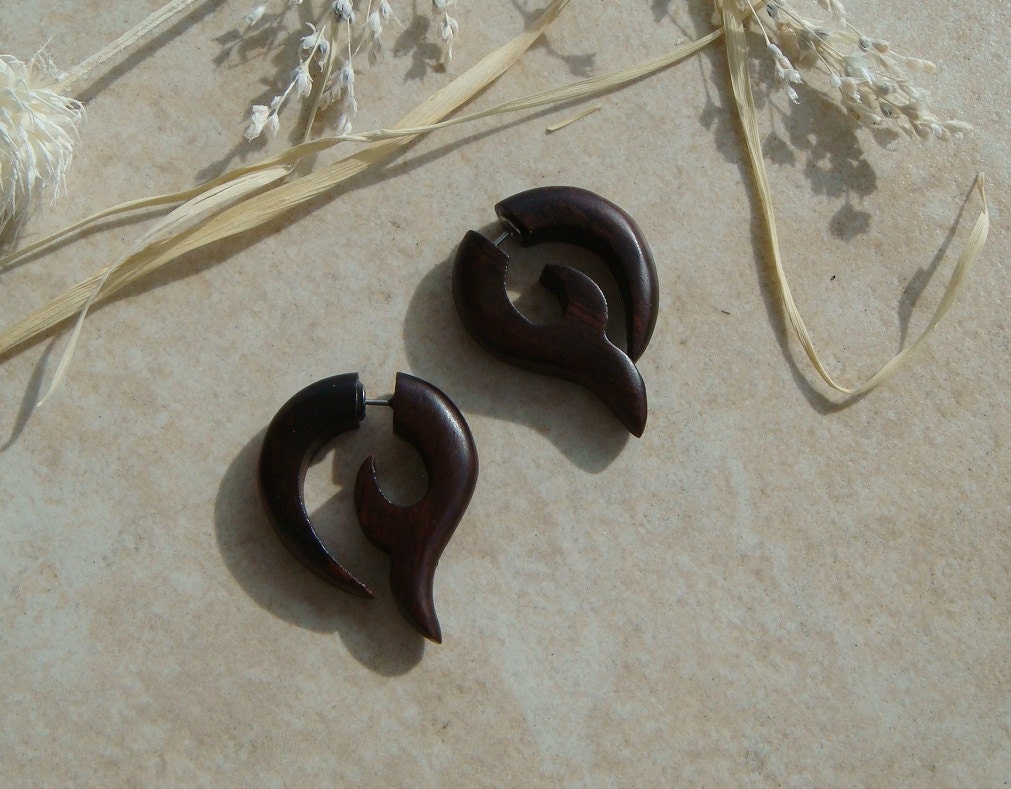 Wooden fake gauges / tribal earrings fake gauged brown wood earrings