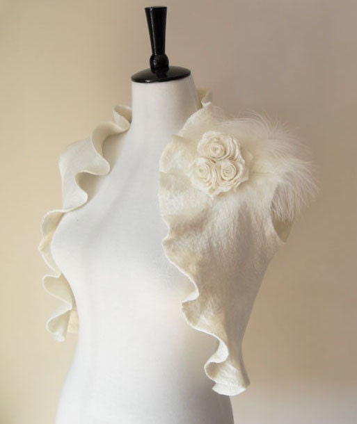 Bridal Bolero Shrug Ivory White Wedding Bolero Jacket Shawl Wrap Wool silk Felted with Rose Flowers & Feather Bride Bolero Special Occasion