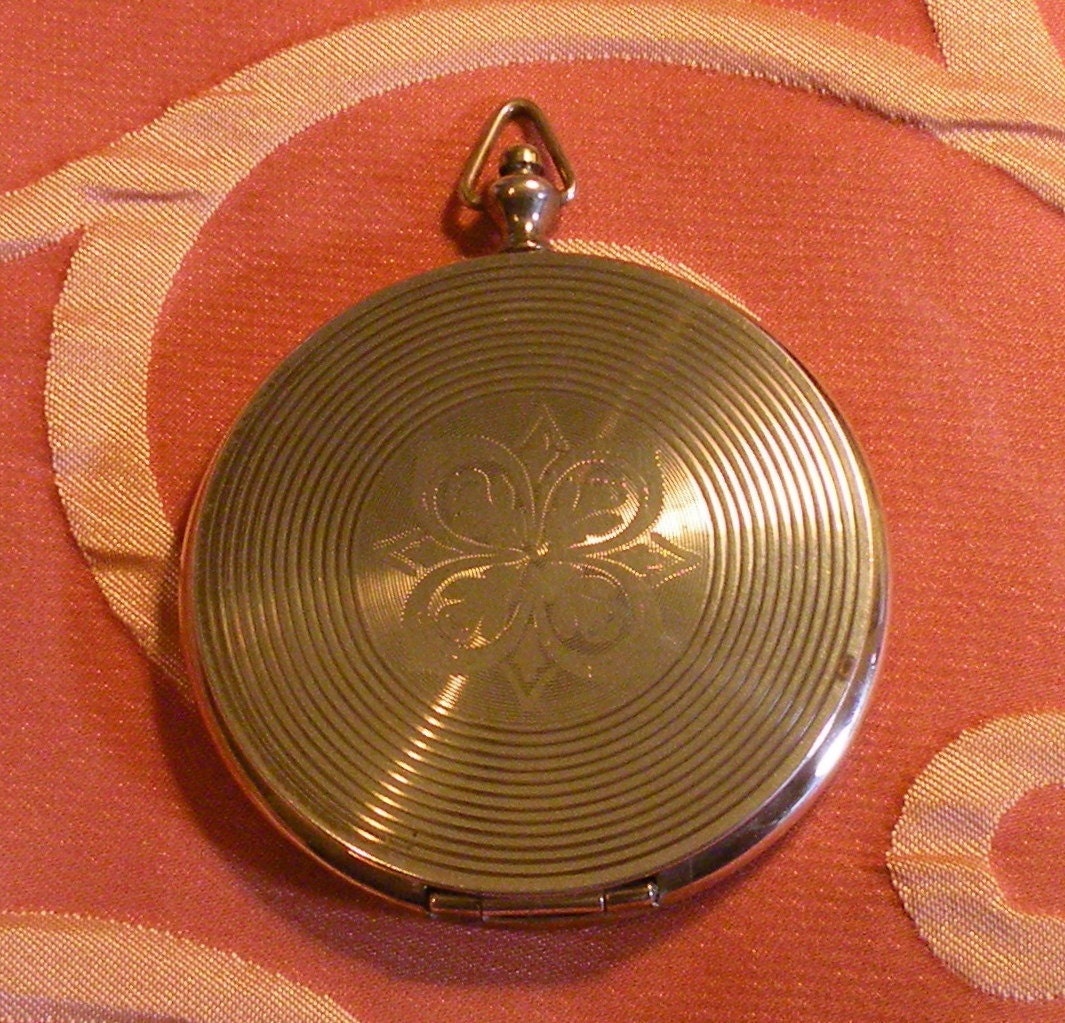 Vintage Volupte Ladies Powder Compact Volupte Pocket Watch Style