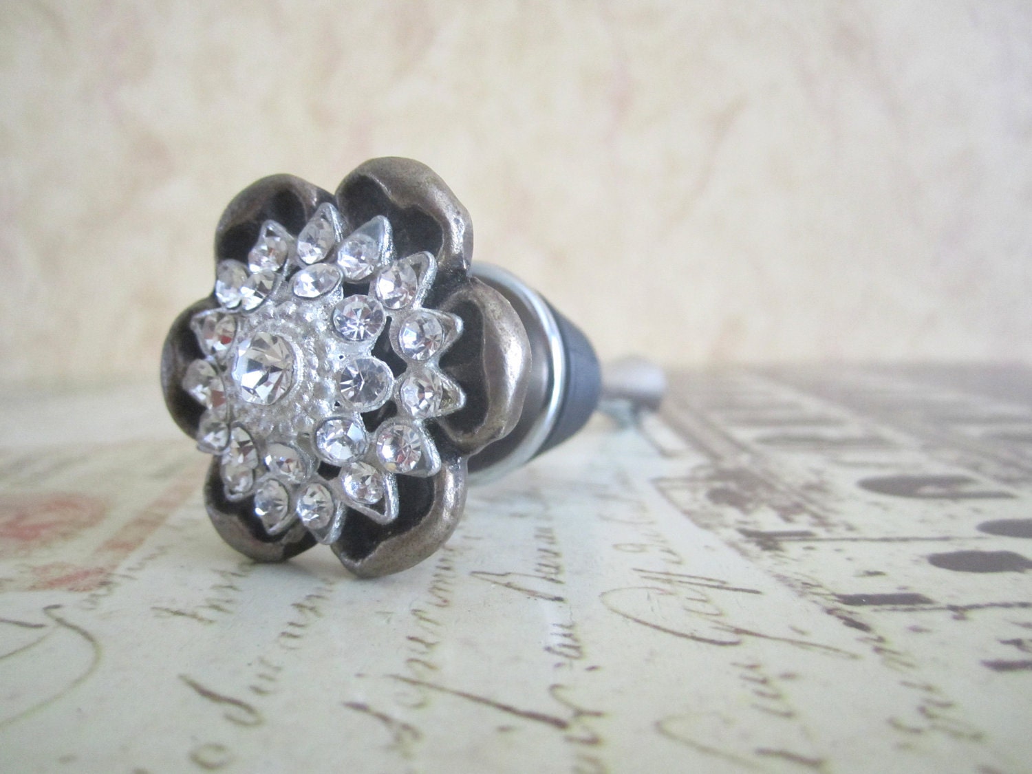 Wine Bottle Stopper - Gold Flower with Rhinestones Wine Stopper