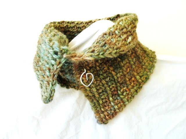 Copihue Neckwarmer - PDF crochet pattern only. Pattern is written in standard American terms