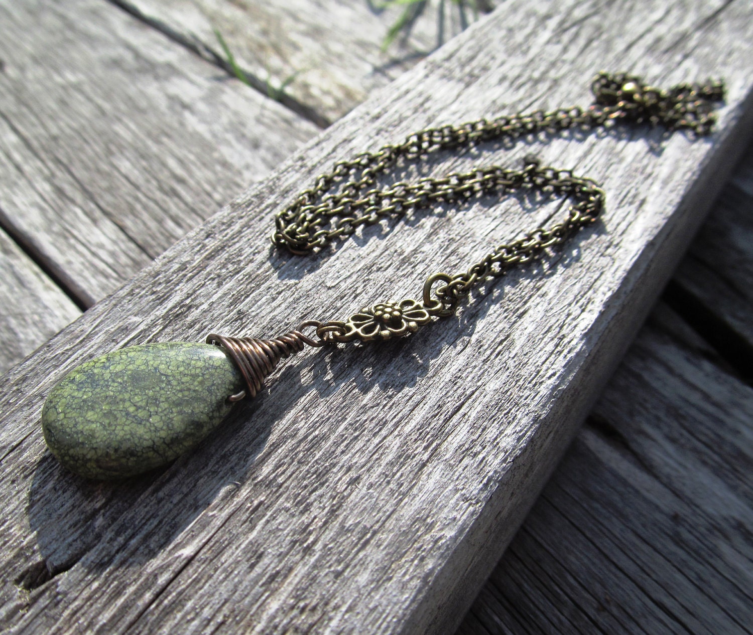 SERPENTINE Gemini Reiki Healing Gemstone Raise Kundalini Yoga Balance Green Moss Antique