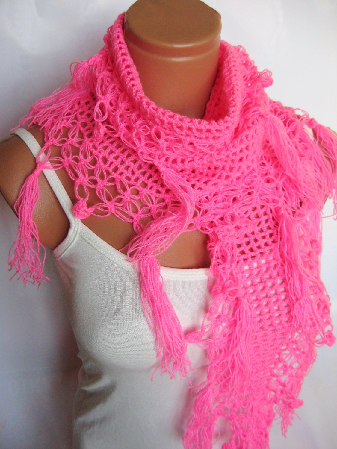 2013 trends pink scarves, hand knit, women scarves. Personalized Design. Latest Fashion. scarf, neckwarmer, scarflette...
