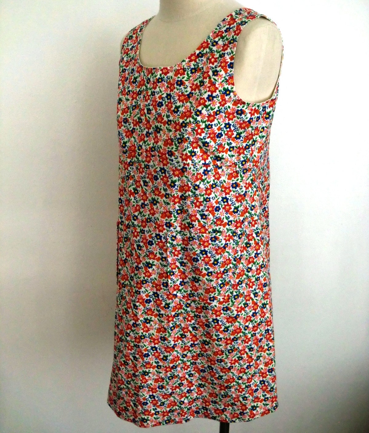 Vintage Mod Summer Flower Mini Dress with Front Pockets