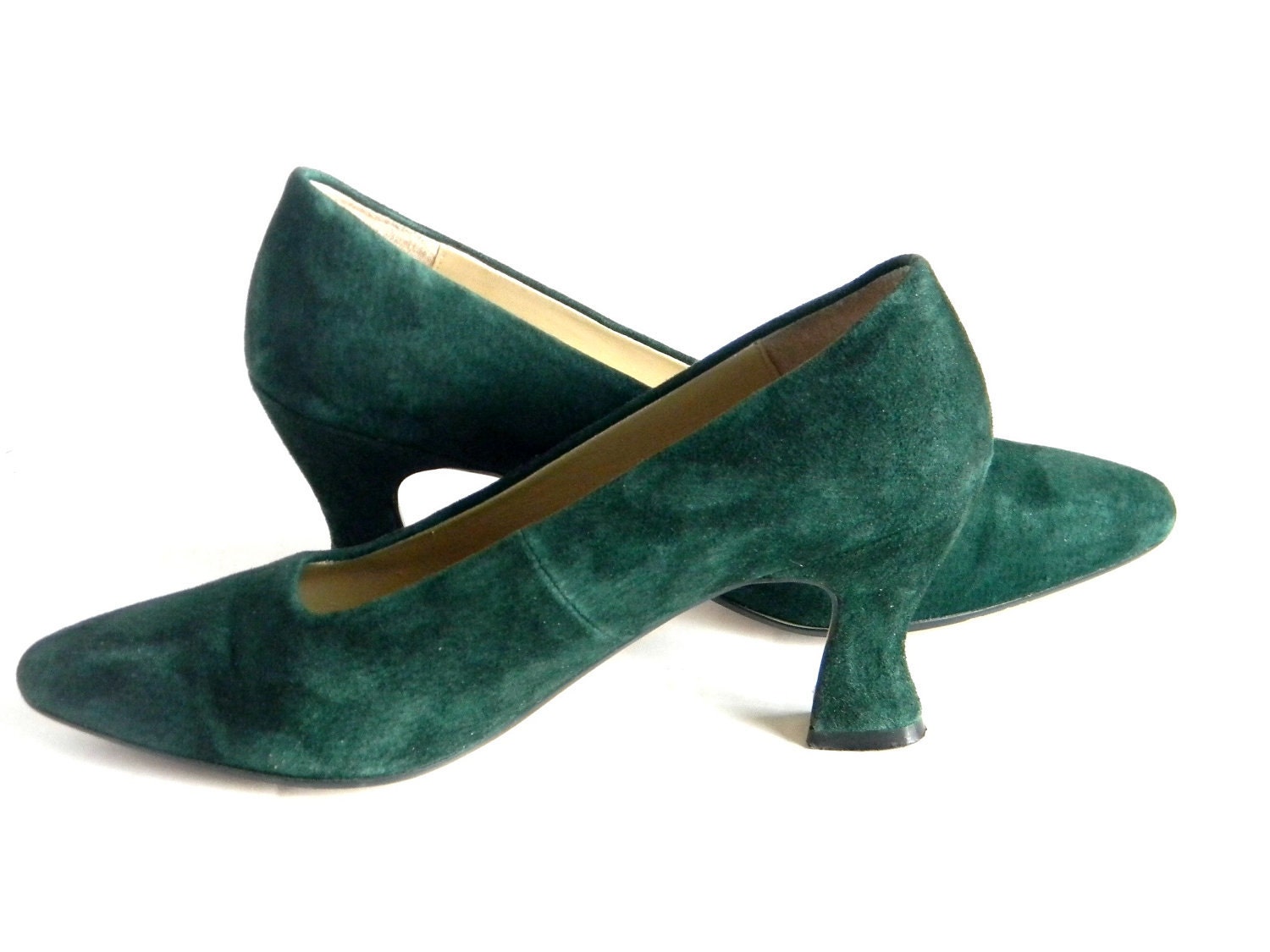SALE Vintge Emerald Green Suede Mid Heel shoes 1980s Pump Mad Men Fashion. Size 7 Teal. Jade. Spring. Summer. Mather's Day