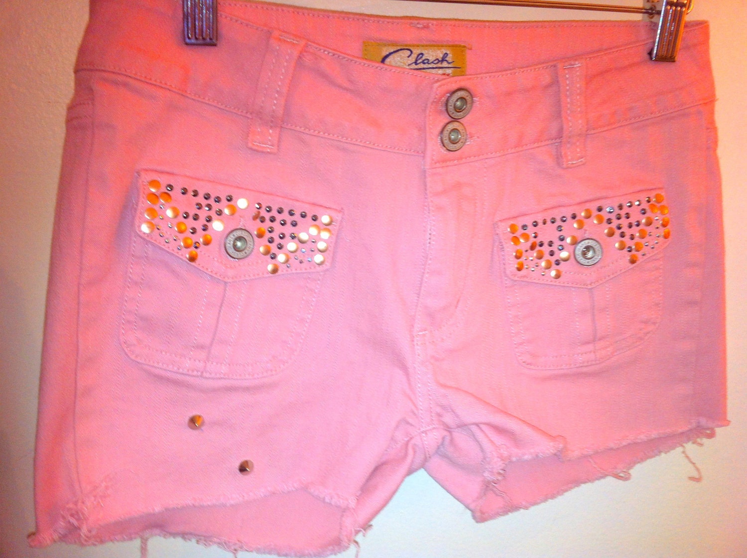 Studded Gold Pink Distressed Shorts 96% cotton Copper & Brass Studs Cone Studs Size 5