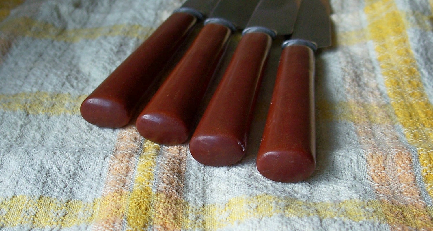 Four Matching Burns Dinner Knives - Bakelite Handles