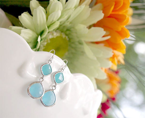 Aqua Blue Bridesmaid Earrings - Ocean Blues Earrings in Silver - Blue Tones on Sterling Earwire - Blue Drop Earrings