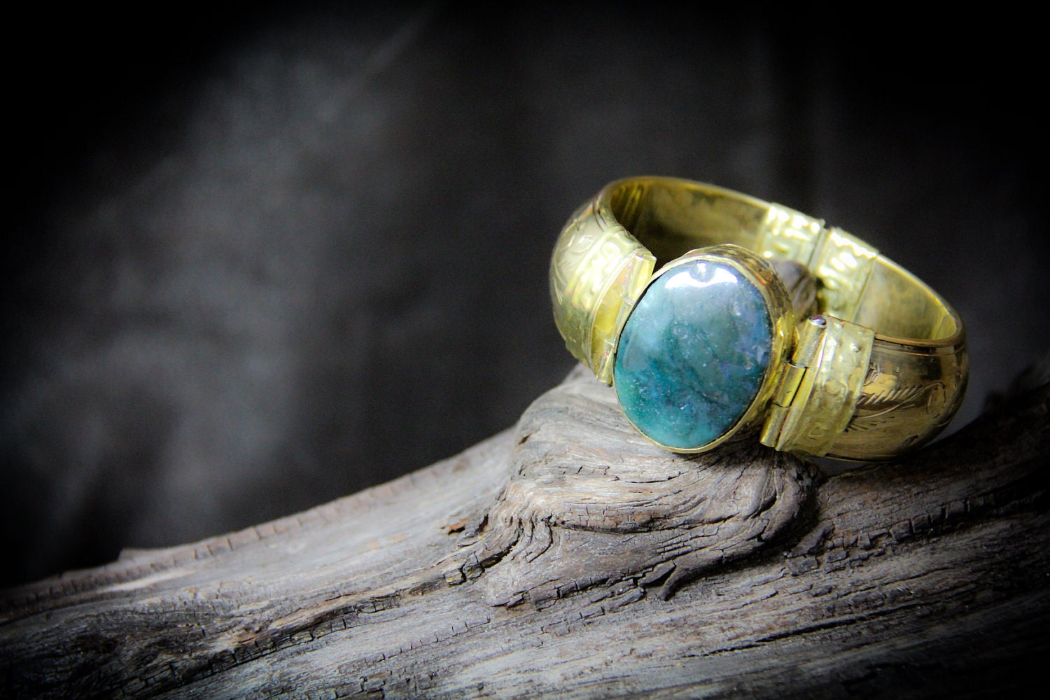 Green Agate Indian Goddess Vintage Bangle Bracelet