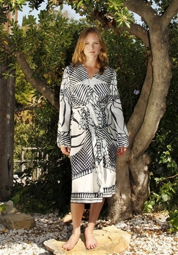 Flora Robe in Black and Glass Mandala - size small