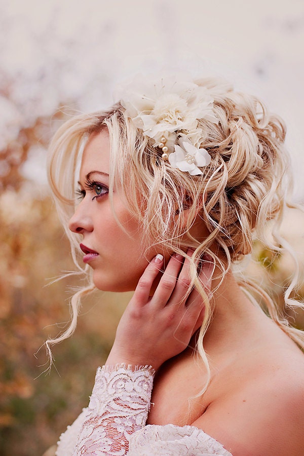 Bridal Hair Flowers - Hair Accessory - Champagne wedding hair piece -  Bridal flower headpiece  - vintage wedding