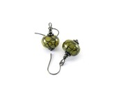 Green  Black Earrings Round Cracked  Agate Dark Gunmetal  Beaded Wire Dangle Handmade