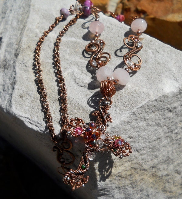 Kreuz mit Frühlingsblumen, Copper Cross and Filigree Chain