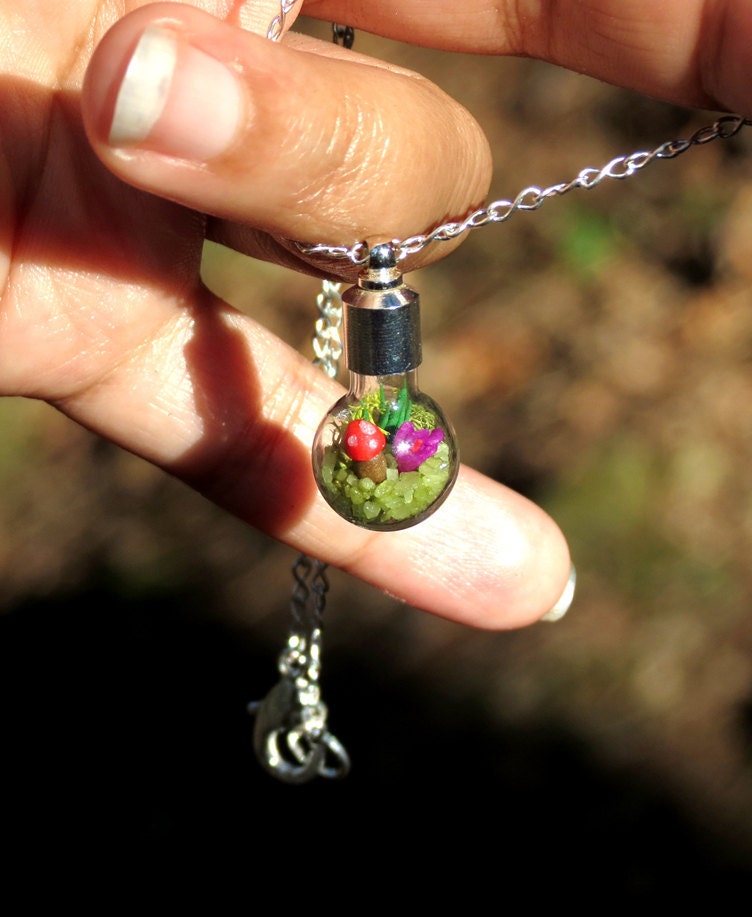 Graduation Gift, Lost World Mini Terrarium Necklace for Spring (bulb), bridesmaids gift