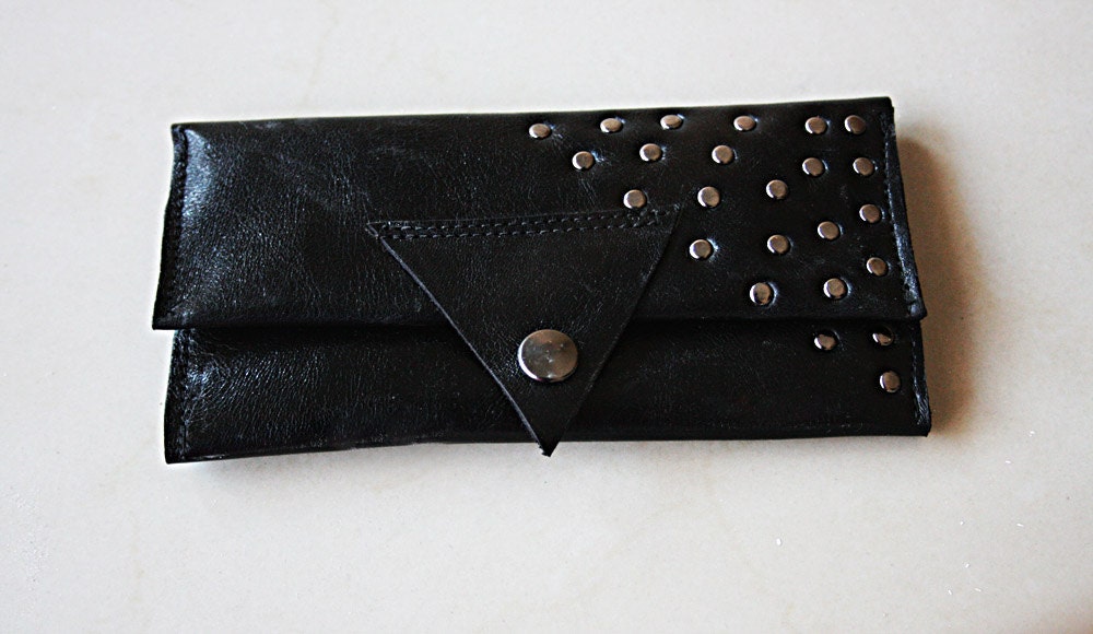 Stud up - Leather Tobacco pouch