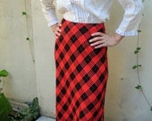 S A L E /// Vintage Classic Red & Black Plaid Skirt