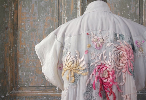 F L o R A,  1900s JAPONISME-LIBERTY handmade silk dressing gown