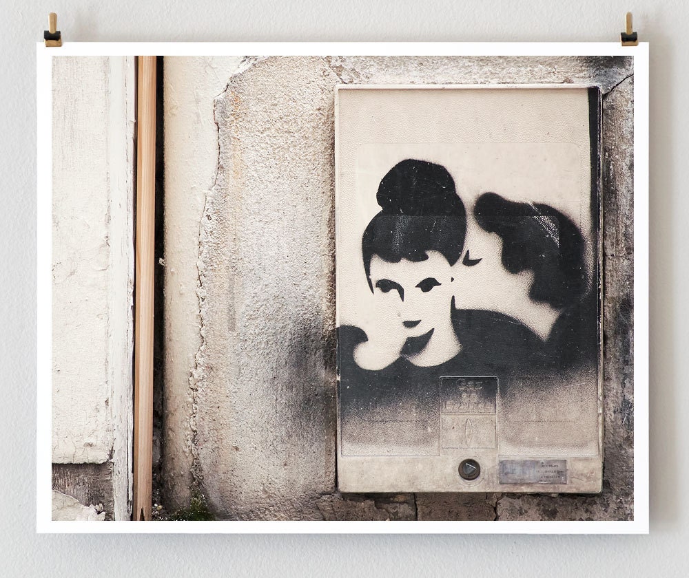 Paris Graffiti, Kiss Photo, Paris Photography, French Art Prints, Black Paris Decor, Graffiti Art
