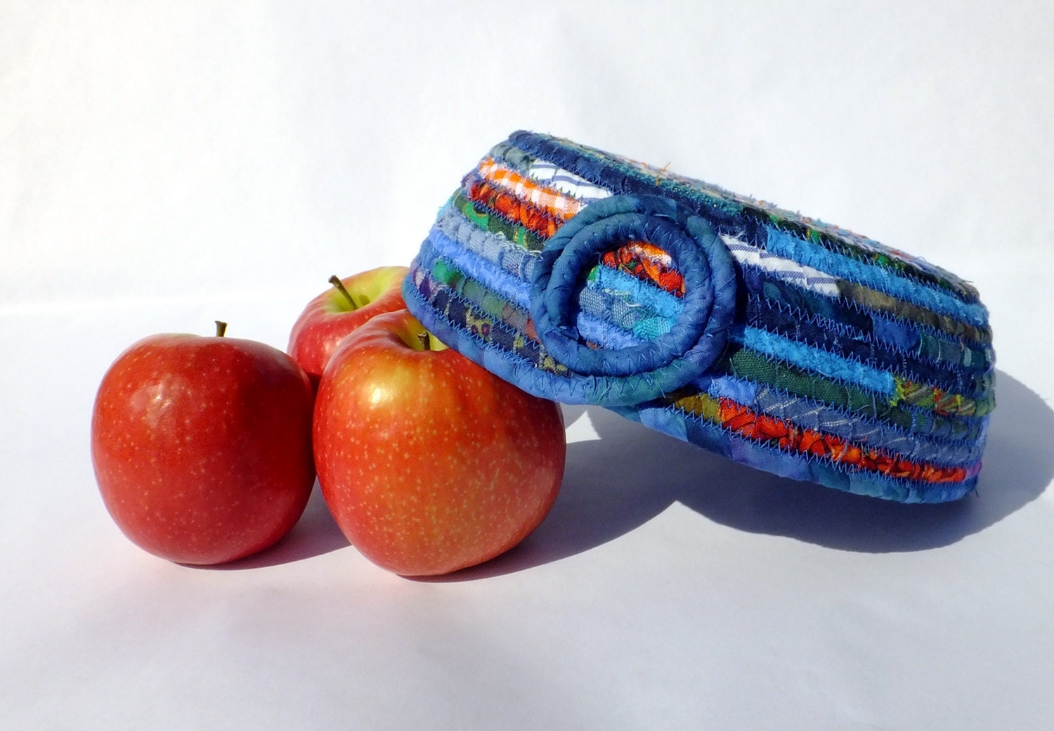 Medium Round Coiled Basket Bowl - Deep Ocean Reef