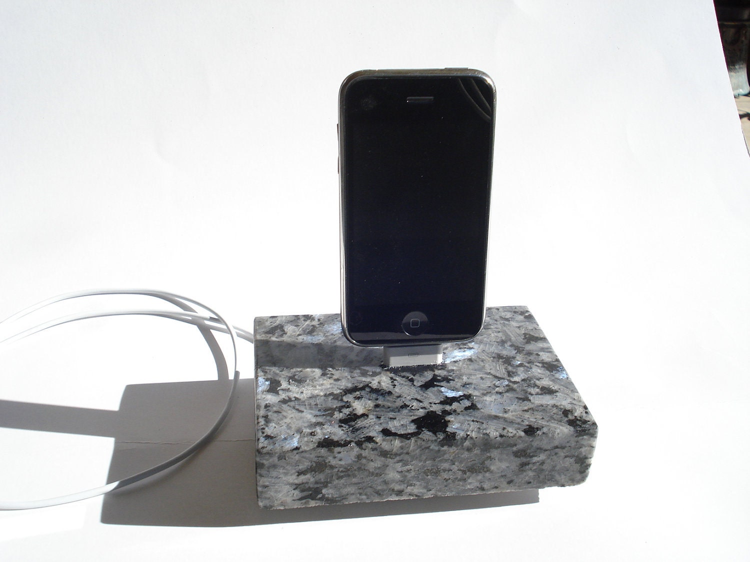 iPhone 4/4s 3/3g Dock Special Edition USB cord embedded in Granite