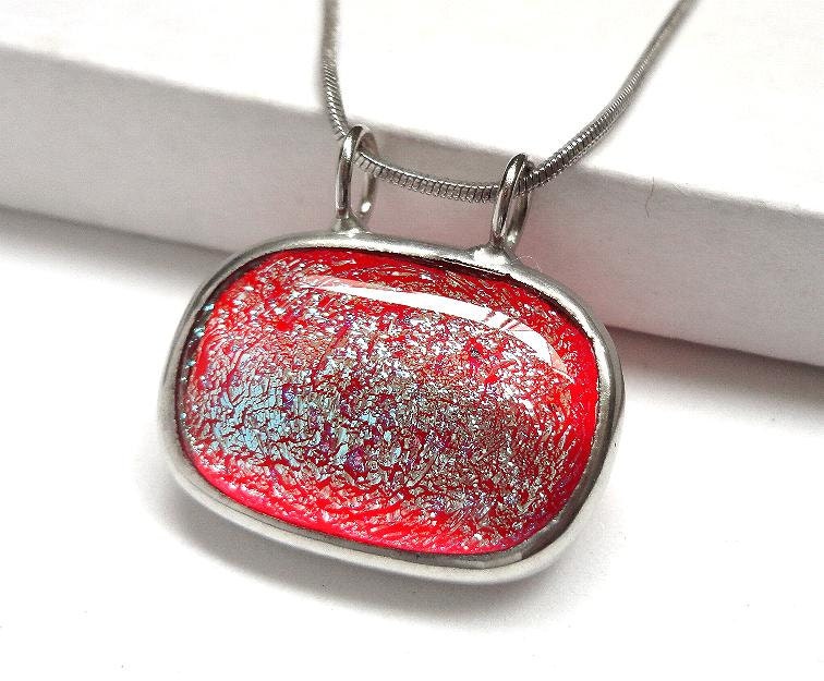 Dichroic fused glass pendant (fg223)