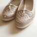 1980s perforated comfy wedge slip-ons / beige / size 9