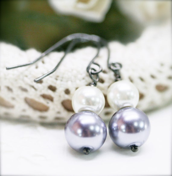 TC Pearly drop earrings - grey and ivory