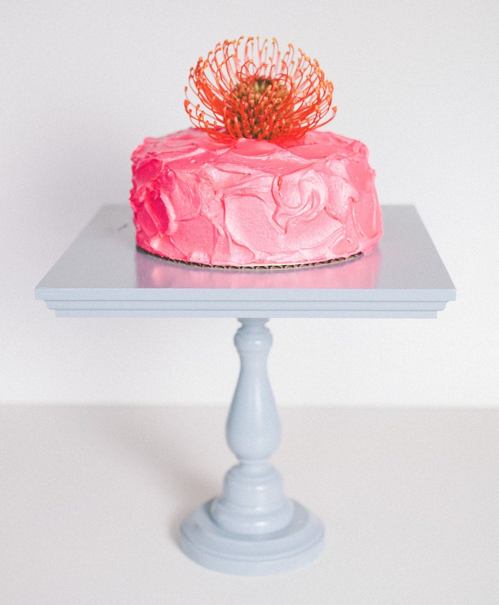 light grey cake stand // ten inch