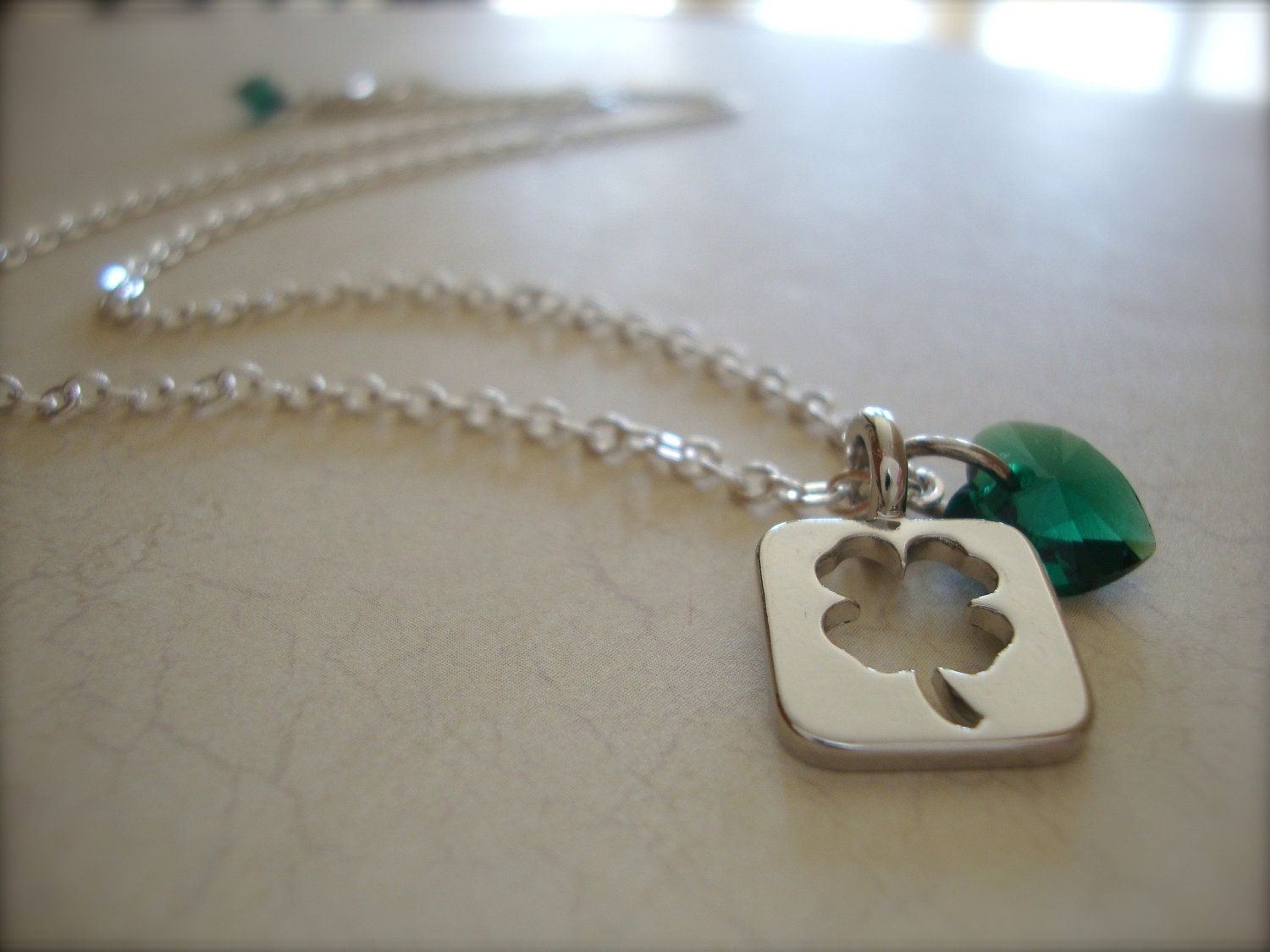 One Direction - I HEART NIALL - Niall Horan Inspired Irish Clover Necklace on Sterling Silver Chain with Green Swarovski Crystal Heart 1D