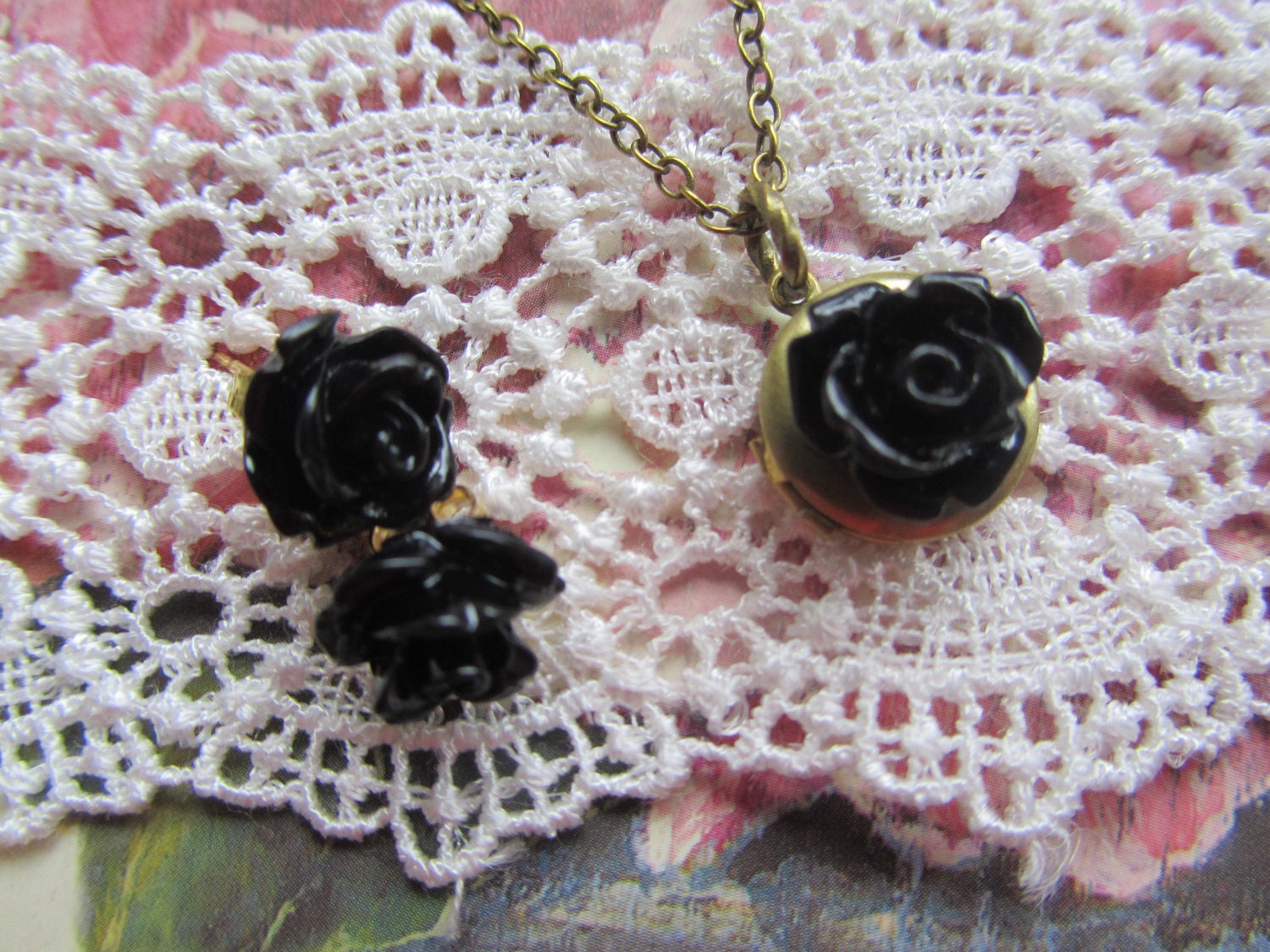 Vintage Locket Necklace, Bracelet, Earring Set,Vintage Locket Black Rose, Bulk Listing with Discount Set of Six 6, Vintage Wedding