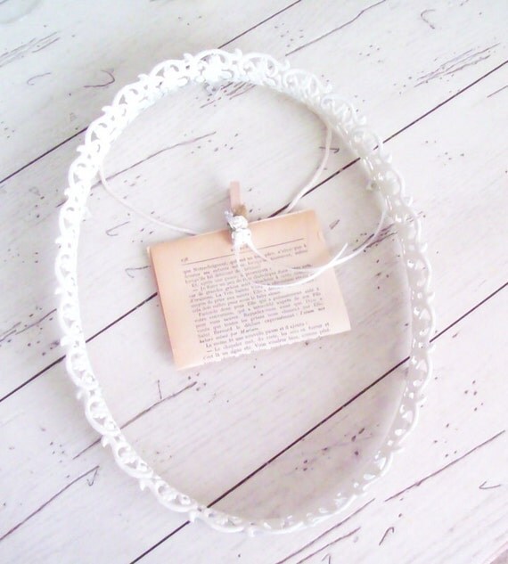 Vintage White Frame Organizer Necklace Holder Filigree Frame Oval Frame Shabby Chic Vintage Frame