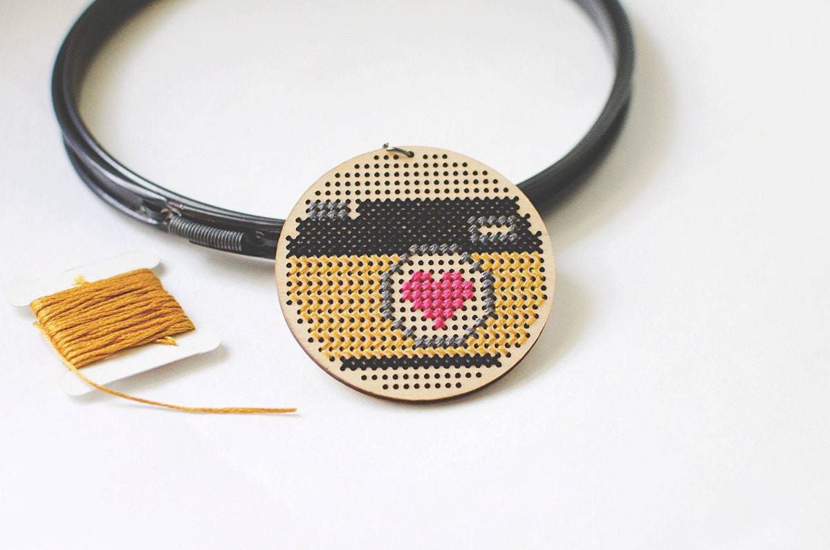 Wooden Cross-Stitch Pendant: Photo Love 04