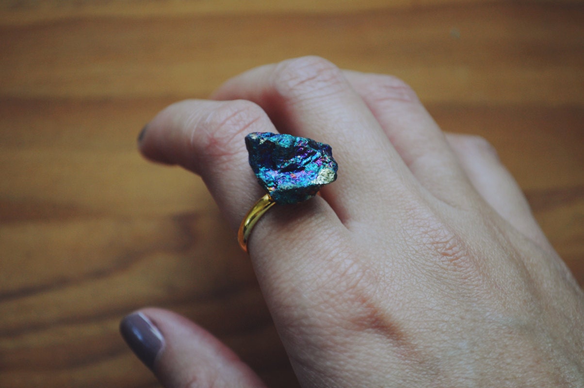 Peacock copper uncut rock cocktail ring with adjustable band