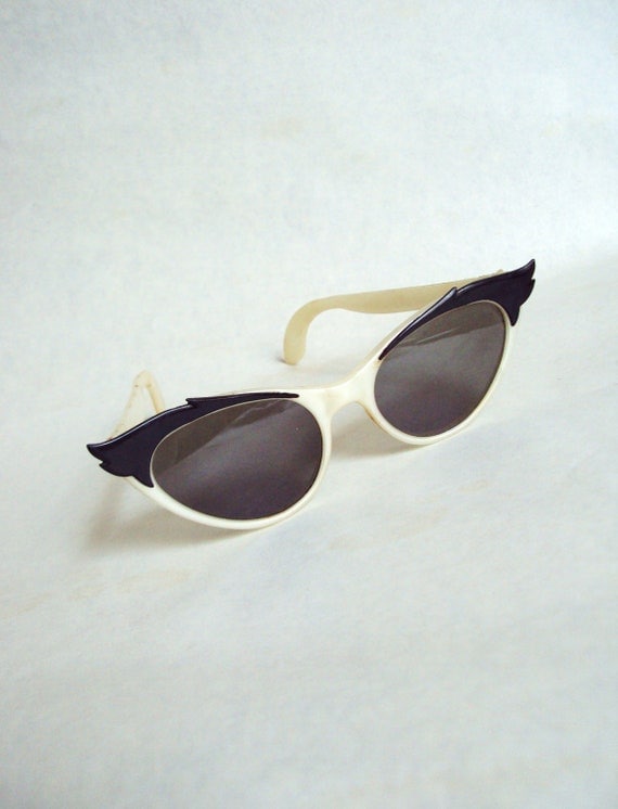 1950s Pearlized ivory and black cat eye sunglasses