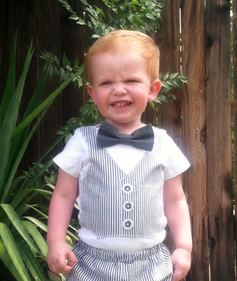 Bow Tie and Vest Onesie - Wedding Ring Bearer Outfit - Boutique Baby Boy Clothes - Seersucker and Gray Bow Tie - long or short sleeve