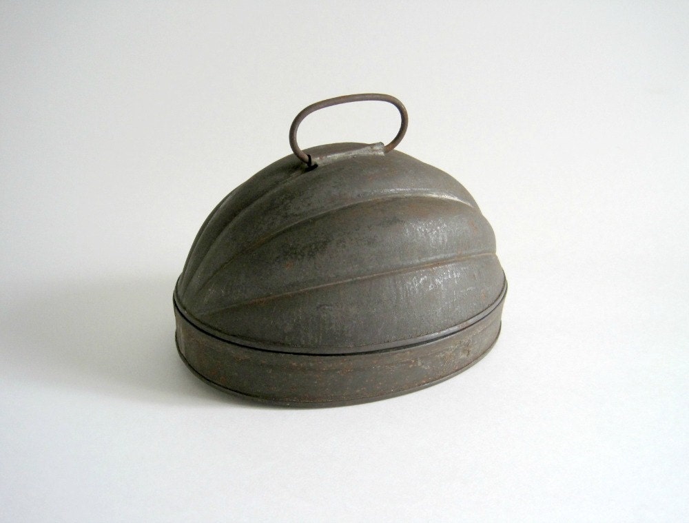 Vintage Tin Melon Mold - Food, Pudding Mold - Farmhouse Primitive