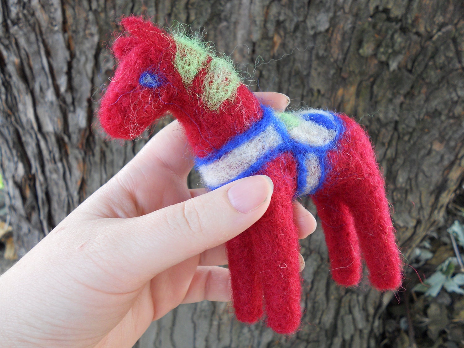 Felt Dala Horse / Traditional Dalahast Figurine / Swedish Folk Art Christmas Toy / Waldorf Inspired Needle Felted Animal Ornament / Red Mare