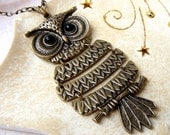 Cyber Monday sale, Black Friday sale Vintage long  huge antique  style OWL Bronze  affordable pendant  necklace