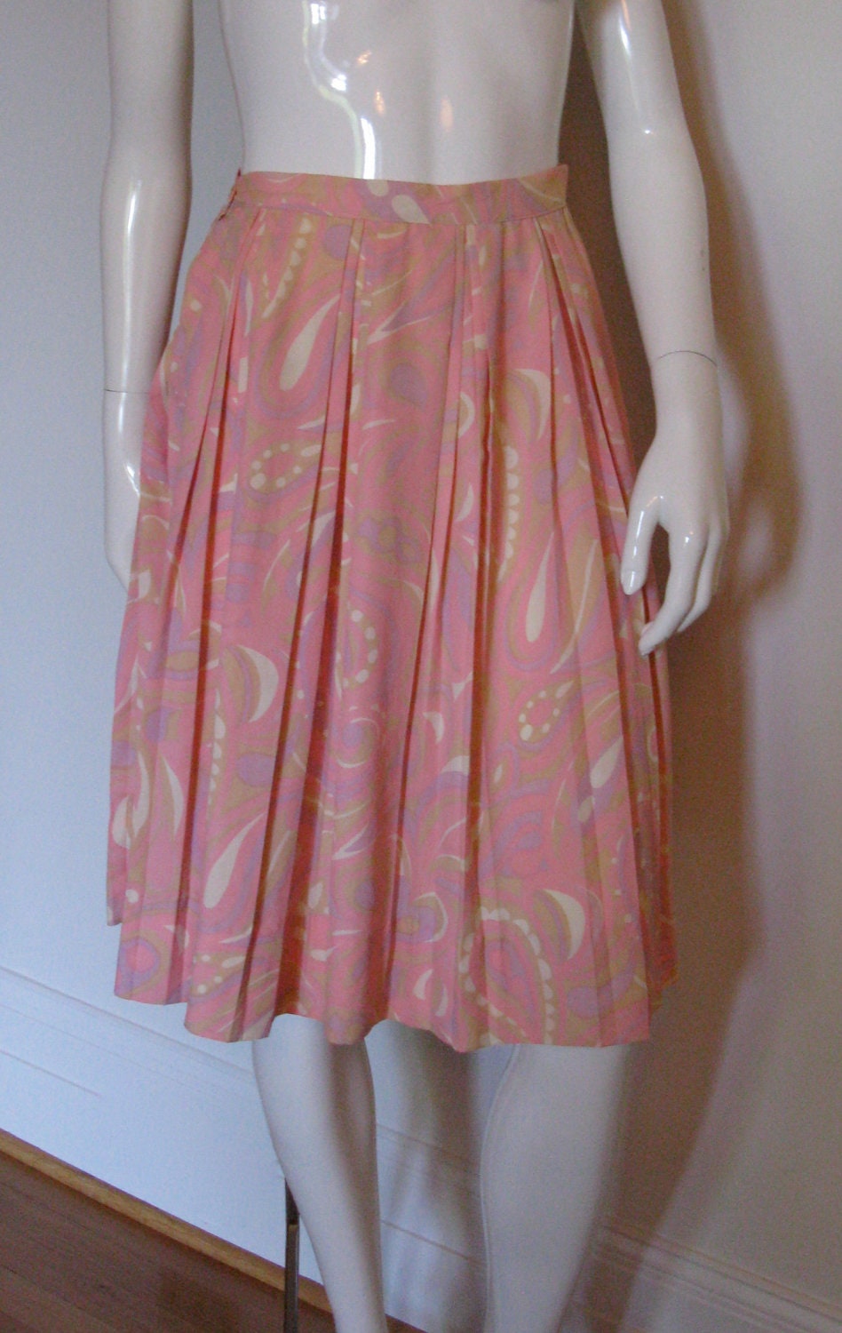 Vintage 1950s Pink Pastel Print Pleated Skirt Below Knee Length Metal Side Zipper