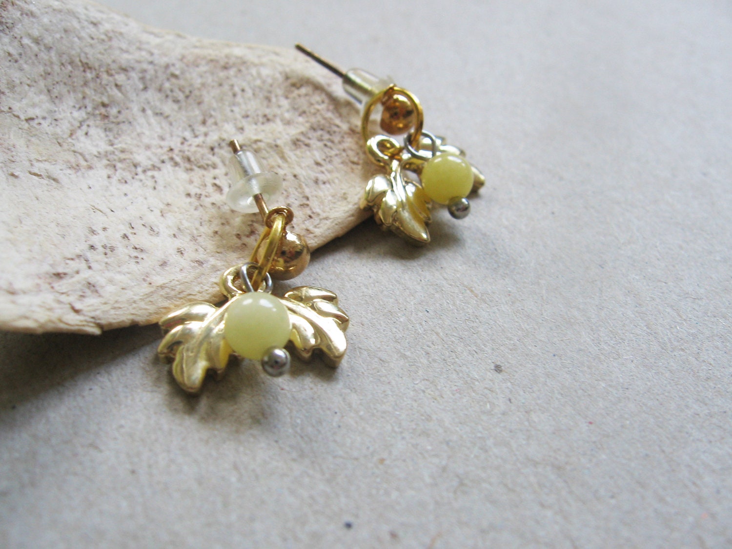 Leaves stud earrings- small yellow bead - dainty petite earrings