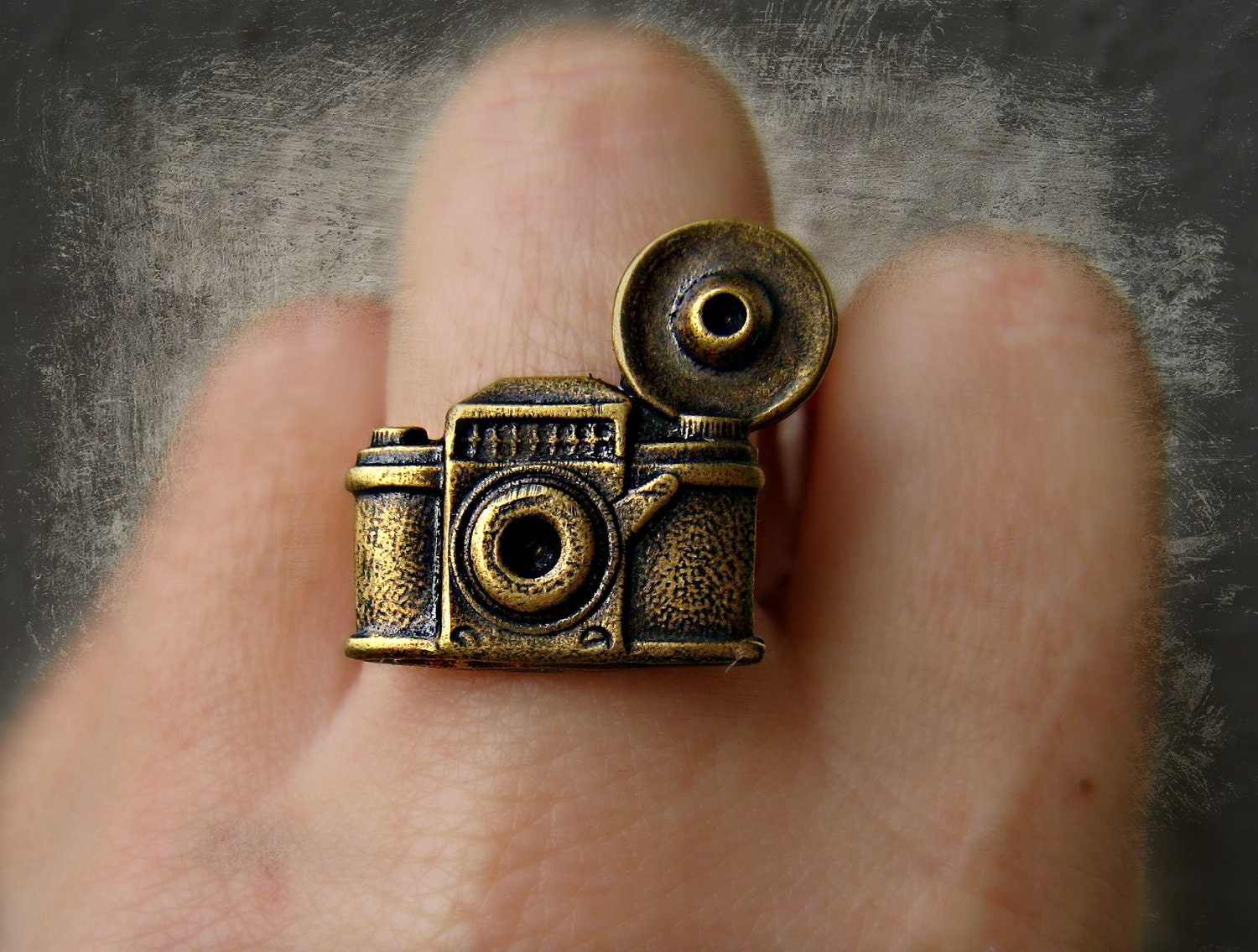 camera ring, photography ring, kitsch ring, unique ring, cute ring, vintage style