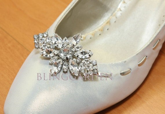 A pair of Rhinestone Crystal Vintage Rhombus Wedding Shoes Clips