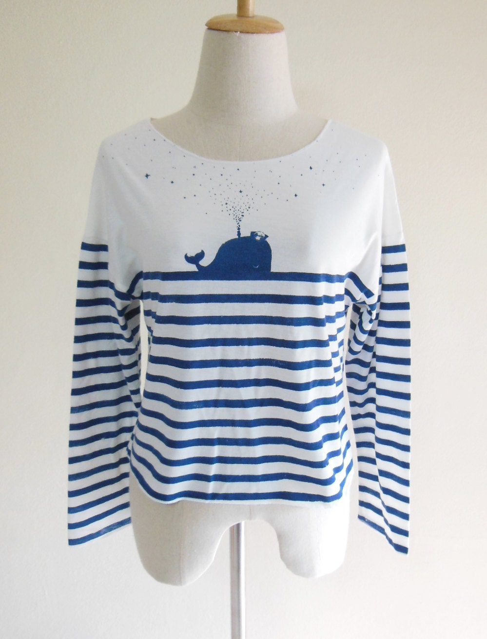 Whale Fish Sea Ocean Animal Style Crop Top Blue Striped White Long Sleeve Sceen Print Size M