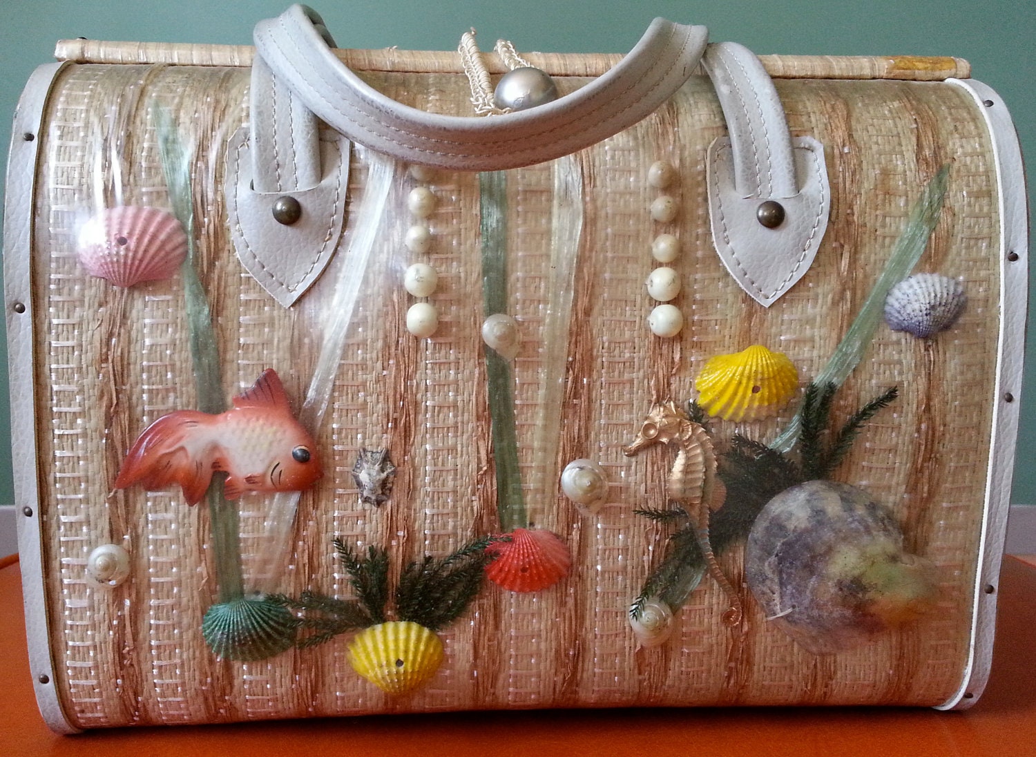 1960s Vintage Wicker Box Purse w/ Seashell Design